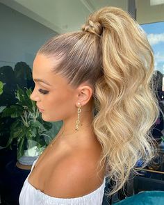 High Pony With Volume, High Pony Tailed Hairstyle Wedding, High Pony Bridal Hair, High Pony Bridesmaid Hair, Ponytail Styles For Wedding, High Volume Ponytail, Ponytail Bridal Hair, Wedding Ponytail Hairstyles, Wedding Ponytail