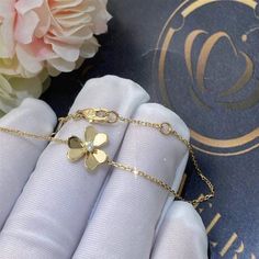 Add a touch of elegance to your wardrobe with the Frivole Gold Flower Bracelet. Crafted with intricate floral details, this bracelet exudes sophistication and charm. Made with high-quality materials, it is the perfect accessory for any occasion. Elevate your style with the Frivole Gold Flower Bracelet. ADDITIONAL INFORMATION Color: Gold Stone: Cubic Zirconia Ref. vcaro3 Material:- 925 Sterling Silver - 18k Gold Plated- 18k Real Gold ( contact us via instagram) Circumference: 17cm Our replica pro Luxury Jewelry With Flower Charm For Formal Occasions, Luxury Formal Jewelry With Flower Charm, Elegant Yellow Gold Flower Shaped Jewelry, Formal Rose Gold Flower Bracelet, Elegant Yellow Gold Flower Jewelry, Formal Yellow Gold Flower Bracelet, Luxury Flower-shaped Bracelets As Gift, Luxury Rose Gold Flower Jewelry, Elegant 14k Gold Jewelry With Flower Charm