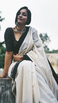 Instagram: margazhidesigns Kerala Saree Blouse, Onam Outfits, Kerala Saree Blouse Designs, Saree Poses