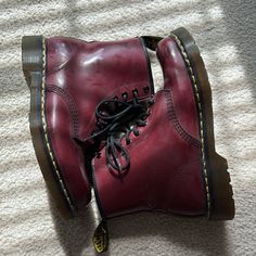 Smooth Leather Lace Up Boots Never Worn Excellent Condition Has Some Dust But Will Be Cleaned Before Selling Very Trendy, Fashionable, Comfortable, And Can Elevate Any Look! Fitted Burgundy Casual Boots, Black Glitter Boots, Black Patent Leather Boots, Dr Martens Boots, Leather Lace Up Boots, Cherry Red, Black Glitter, Black Patent Leather, Womens Boots Ankle