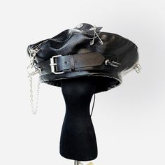 Color: Black Decorative Hats, Unique Clothing Stores, Beret Outfit, Stray Kids Fashion, Leather Beret, Grunge Accessories, Techwear Fashion, Glam Waves, Y2k Girl