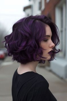 Fun Hair Color In Your 30s, Dark Purple Hair, Professional Hair Color, Hair Color Purple, Peinados Fáciles Para Cabello Corto, Hair Haircuts