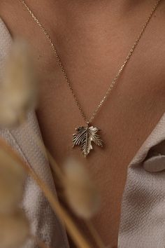 Maple Leaf Necklace, Winter Necklace, Canadian Maple, Solid Gold Chains, Charm Necklaces, Maple Leaves, Solid Gold Jewelry, Leaf Necklace, Stunning Necklace