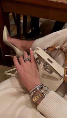 Luxury Lifestyle Women, Rich Girl Lifestyle, Luxury Lifestyle Dreams, Classy Aesthetic, Luxury Aesthetic, Future Lifestyle, Classy Jewelry, Rich Life, High Society