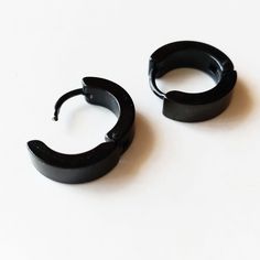 Thick Hoop Earrings for Men. These earrings are simple and modern, you can wear them in the earlobe or in the second or third hole. They are comfortable and very easy to carry. They are made of Steel and are black. You can buy only one or benefit from a good discount by buying the Pair. ---------------------- To see more beautiful jewelry, please visit our store and see everything we have for you: https: //www.etsy .com / shop / PuraVidaJewel ---------------------- - ECO FRIENDLY: PuraVida Jewel Black Hoop Earrings, Hoop Earrings For Men, Black Hipster, Thick Hoop Earrings, Black Hoops Earrings, House Items, Mens Earrings Hoop, Earrings For Men, Helix Earrings