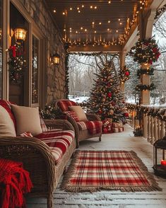 Christmas Feels, Casa Country, Cabin Christmas, Snowy Landscape, Christmas Porch Decor