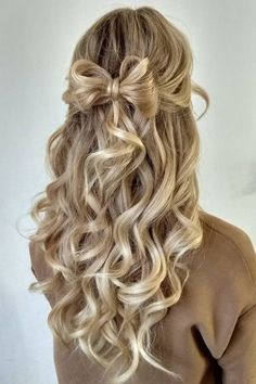 Curl Power: Inspiring Natural Hair Looks to Boost Your Confidence Formal Hairstyles For Long Hair, Wedding Hair Down, Half Up Hair, Homecoming Hairstyles, Down Hairstyles