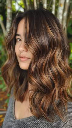 25 Hair Colors for a Stunning Summer Glo Butterscotch Highlights, Hair Styles Design, Summer Brown Hair, Easy Girls Hairstyles, Girls Hair Styles, Brown Hairs, Summer Brunette, Layers Haircut, Summer Brown