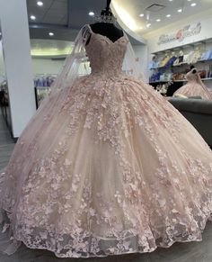 Pink Champagne Wedding Dress, Rose Gold Quinceanera Dresses With Cape, Quinceanera Colors Combinations, Pink Gold Quinceanera Dress, Coquette Quinceañera Dress, Sweet 16 Dresses Rose Gold, Champagne Pink Quinceanera Theme, Blush Pink Sweet 16 Dresses, Champagne Pink Quince Dress