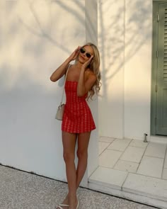 South Of France Night Outfits, Arizona Aesthetic Outfits Summer, France Aesthetic Outfit Summer, Chic Colorful Summer Outfits, Spring Break Night Out Outfit, Summer Outfits City Casual, Outfit Inspo Europe, Paris Aesthetic Outfits Summer, Spain Outfit Inspo Summer