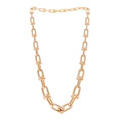 This is an authentic TIFFANY 18K Rose Gold HardWear Graduated Link Necklace. The necklace is crafted of 18 karat rose gold and features graduated high-polish links with a matching gauge link lobster clasp. Tiffany Necklace, Tiffany Jewelry, The Necklace, Rose Gold Necklace, Link Necklace, 18k Rose Gold, Lobster Clasp, Gold Necklace, Rose Gold