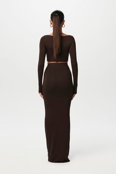 Smooth Scoop Waist Maxi Skirt – Naked Wardrobe Long Sleeve Non-stretch Crop Top, Fitted Black Long Sleeve Crop Top, Fitted Brown Long Sleeve Sets, Black Long Sleeve Elastane Crop Top, Luxury Fitted Brown Maxi Skirt, Maxi Skirt Fall, Long Maxi Skirt, Naked Wardrobe, Fitted Sleeves