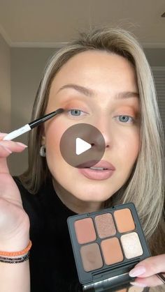 Ivelina Stefanova on Instagram: "Maple Sugar Eyeshadow 🍁
@makeupforever Mini Artist To Go Eyeshadow Palette “Anywhere Caffeine” 
@charlottetilbury Exagger Eyes Mascara 
.
.
.
.
.
.
#falleyeshadow #fallmakeup #fallmakeuplook #anywherecaffeine" Makeup Tutorial Hazel Eyes, Eyeshadow Protruding Eyes, Eyeshadow Looks Natural, Makeup Naturel, Natural Eyeshadow Hazel Eyes, Eyeshadow Tutorial Hazel Eyes, Tarte Amazonian Clay Eyeshadow Looks, Fall Eyeshadow, Natural Eye Makeup Tutorial