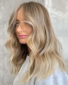 Dark Blonde Hair Ideas, Dark Natural Blonde, Dark Blonde Hair Color Ideas, Cool Blonde Hair Colour, Bright Blonde Hair, Medium Blonde Hair, Short Hair Highlights, Dark Blonde Hair Color, Blonde Hair Ideas