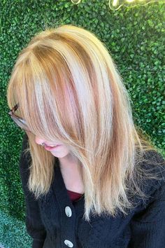 blonde chunky highlights on bronde hair Blonde Hair With Chunky Highlights, Chunky Blonde Highlights On Blonde Hair, Blonde Chunky Highlights, Chunky Blonde Highlights, Retro 2000s, Bronde Hair, Blonde Hair With Highlights