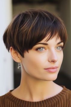 Modern Hairstyle Ideas Feminine and Fashion-Forward For Women 2 Inch Pixie Haircut, Womens Short Straight Hairstyles, Bixie Haircut Girl Straight Hair, Short Pageboy Haircut Women, French Crop Haircut Women, Long Pixie Straight Hair, Boyish Cut For Women, French Hairstyles Short, Straight Hair Pixie Haircut