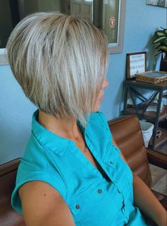 Joy Hair, Bob Haircut Back View, Flowy Hair, Haircuts Layered, Hair Stayl, Angled Bob Haircuts, A Line Bob, Angled Bob Hairstyles