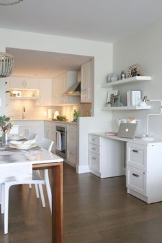 the kitchen is clean and ready to be used for dinner or luncheons, as well as other things