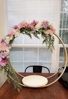 Two hula hoops, wood base, dollar tree flowers Hula Hoop Cake Stand, Front Yard Halloween, Painting Ideas Pumpkin, Engagement Platter, Thanksgiving Table Setup, Small Theatre Room Ideas, Mum Flowers, Dollar Tree Flowers, Crafts Thanksgiving