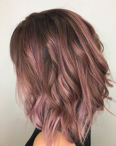 Rose Gold Hair Ombre, Rose Gold Hair Brunette, Rose Gold Balayage, Underlights Hair, Gold Hair Colors, Hair Color Rose Gold, Costume Noir, Pink Highlights, Short Hair Balayage