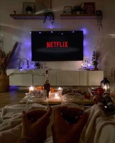 20 Things Never to Say or Do on the First Date Romantic Dinner At Home Decorations, Dinner Dates At Home, Romantic Dinner Aesthetic, Romantic Home Dinner, Home Dinner Date, Couple Romantic Dinner, Romance Dinner, Couple Breakfast, Romantic Dinner Ideas