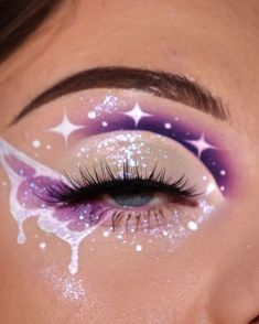 Beyond Wonderland Makeup, Crazy Eye Makeup Creative, Purple Rave Makeup, Trippy Makeup Looks, Purple And White Makeup, Makeup Inspo Purple, Purple Butterfly Makeup, Butterfly Inspired Makeup, Crazy Eyeshadow Looks