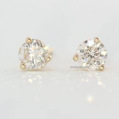 Simple and classic beautiful fine diamonds studs deliver brilliant shine and sit comfortably snug to your ear. ❮❮ Details ❯❯ ◆ Handmade in our Manhattan Studio. ◆ Stones : Diamond, Approx. 1/2 Carat, Round Shape − Conflict-free − Diamond Color : G-H − Diamond Clarity : SI1 − Diamond Setting : 3 prong martini ◆ Material : 14K Yellow Gold, White Gold. ◆ Pls note that we only use fine diamonds for stud earrings, not use commercial quality diamonds like other jewelry shops. ◆ Secured with three pron 14k Gold Diamond White Round Cut Diamond Earrings, Classic 14k Gold Gia Certified Earrings, Timeless 14k Gold Diamond Earrings With Brilliant Cut, Classic 14k Gold Brilliant Cut Diamond Earrings, Classic Brilliant Cut 14k Gold Diamond Earrings, Vvs Clarity 14k Gold Round Diamond Earrings, Gia Certified Classic 14k Gold Earrings, Gia Certified Classic Lab Grown Diamond Earrings, Classic Round 14k Gold Diamond Earrings