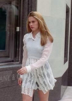 Movie Clueless Cher driving outfit Cher Outfits, Cher Clueless, Stile Blair Waldorf, Adrette Outfits, Diy Outfits, Clueless Fashion, Outfit Essentials, 90s Inspired Outfits, Clueless Outfits