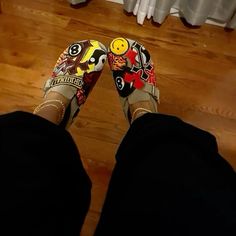 Custom Clogs With Patches, Clog Patches Ideas, Patched Birkenstocks, Birkenstock Clogs With Patches, Custom Clogs Patches, Customized Birkenstock Clogs, Birkenstock Patches, Clogs With Patches, Patch Birkenstock