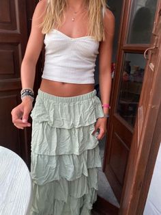 Summer Style Classy, Trendy Dinner Outfits, Work Outfit Summer, Stockholm Style Winter, Style Winter Outfits, Cute Maxi Skirts, Smart Casual Work, Smart Casual Work Outfit, Stockholm Style