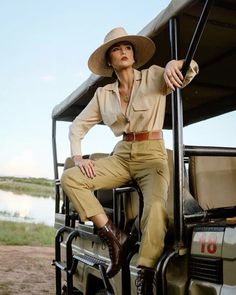 Safari Outfit Ideas, Africa Safari Clothes, Jungle Outfit, Egypt Outfits, Desert Outfit, Safari Dress