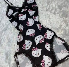 Hello Kitty Outfit, Kuromi Sanrio, Hello Kitty Dress, Kitty Clothes, Hello Kitty Clothes, Mode Zara, Instagram Baby, Hello Kitty Items, Swaggy Outfits