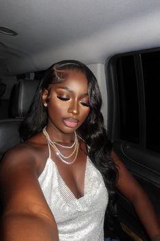 Cute Birthday Makeup Looks Natural, 16 Birthday Makeup Natural, Simple Beat Makeup, Fun Birthday Makeup, Natural Face Beat Makeup, Dark Skin Makeup Look, Bday Makeup Ideas Black Women, Gold Rhinestone Makeup