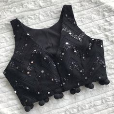 Luxury Black Blouse With Mirror Work, Black Blouse With Mirror Work For Party, Fitted Black Tops With Mirror Work, Black Mirror Work Blouse Piece For Evening, Black Sequined Blouse For Diwali, Sleeveless Blouse Designs, Blouse Designs Catalogue