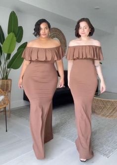 Dress For Curvy Body Type, Wrong Clothes, Elegant Maternity Dresses, Different Body Types, Plus Size Baddie Outfits, Outfit Looks, Dress Looks, Two Friends, Friends Show