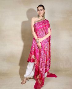 Bandhani Indo Western Outfit, Bandhani Kurta Designs Women, Bandhani Outfit Ideas, Diwali Dresses, Trendy Outfits Indian, Simple Frocks, Velvet Dress Designs, Indian Designer Suits, Indian Dresses Traditional