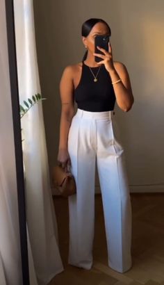 Black And White Corporate Attire, Black Women Trousers Outfit, Marketing Work Outfit, A Line Pants Outfit, Mom Dress Classy, Jewelry For High Neck Dress, Outfits For Las Angeles, Classy Chic Summer Outfits, Classy Outfits Pants