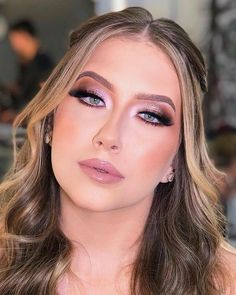 Mekap Mata, Blue Makeup Looks, Eye Makeup Pictures, Makeup Course, Fancy Makeup, Blue Eyeshadow, Natural Eye Makeup