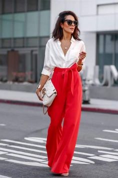 Red Trousers Outfit, Women Trousers Design, Red Trousers, Couture Mode, Red Pants, Red Outfit, Only Fashion, Looks Style