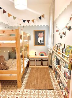 Esta habitación de Barcelona ha quedado preciosa añadiendole un color acorde con el suelo existente. Nos encanta el contraste de la madera y la calidez que desprende todo ✨ #room #kidsroom #kidsroomdecor #infancia #crianza #wood #montessori Montessori Bedroom Wallpaper, Colorful Montessori Bedroom, 3 Kids One Room, Two Kids Room Design, Bedroom And Playroom Combo, Kids Room Small Space, Bedroom Playroom Combo, Small Bedroom For Two Kids, Small Children Room Ideas