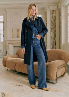 Trench coat with tie belt;Raglan sleeves;Buttoned tabs at shoulders and cuffs;Back slit with button;Lined;Water-repellent material;Length from the shoulder: 101 cm / 39.8 in (size EU36/UK8) Dark Blue Trench Coat Outfit, Sezane Coat, Navy Trench Coat Outfit, Winter Graduation, Trench Beige, Navy Trench Coat, Craig Mcdean, Summer Palette, Coat Spring