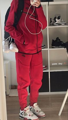 Tech Outfits Women, Womens Tracksuit Outfit, Red Nike Tech, Sweat Suits Outfits, Womens Tracksuit, Red Tracksuit, Nike Shoes Women Fashion