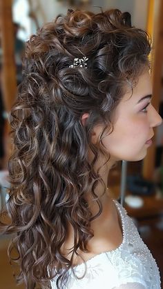 Bridal Hair Half Up Curly Hair, Bridal Curly Half Up Half Down, Hair Collage, Women With Round Faces, Curly Half Up Half Down, Curly Hair Half Up Half Down, Mother Of The Groom Hairstyles, Formal Hairstyle