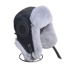 This Faux Fur Lined Leather Aviator Hat, an aviator-style hat combines a sleek leather exterior with soft faux fur lining for warmth and comfort. Ideal for cold weather, it features adjustable straps and a classic design that is both functional and fashionable. Great for outdoor activities or adding a vintage flair to your winter wardrobe. Key Features: Material: Durable leather outer shell with faux fur lining Design: Classic aviator style with flaps and adjustable straps Adjustable Fit: Strap Newsboy Cap Women, Cowboy Hats Women, Hunting Hats, Newsboy Cap Men, Hats Pattern, Mens Cowboy Hats, Womens Visor, Mens Fedora, Womens Fedora