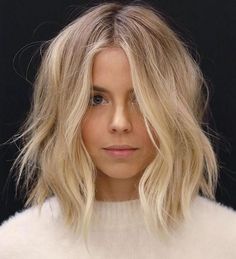 Long Choppy Bob With Middle Part Light Blonde Balayage, Curled Hairstyles For Medium Hair, Blond Balayage, Medium Length Hair With Layers, Balayage Blonde, Hair And Beauty, Brown Blonde Hair, Hair Envy, Hair Pictures