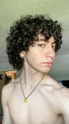 Hairstyles For Short Curly Hair Men, 3b Curly Hairstyles Men, Mod Cut Curly, Loose Curls Men, Curly Mod Cut, Mod Cut Mens, Men’s Curly Hair, Curly Male Hair, Mod Hairstyle