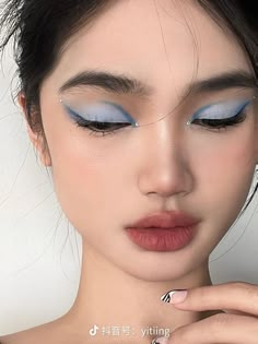 Puppy Eyeliner With Eyeshadow, Matte Gray Eyeshadow Looks, Luminous Beings Are We, Edgy Chic Hair, Ethereal Tattoos For Women, Cool Birthmarks, Different Makeup Styles Names, Creative Eye Makeup Art, New Jeans Makeup