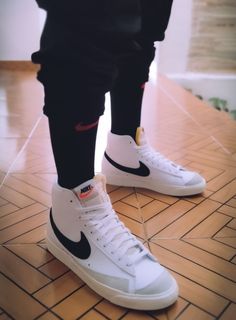 Blazer Mid 77 Outfit, Flow Drip, Nike Blazer Outfit, Girls Shoes Teenage, White Vans Shoes, Nike Blazers Outfit, Best Casual Shirts, Blazer Mid 77 Vintage, Outfit Style Ideas