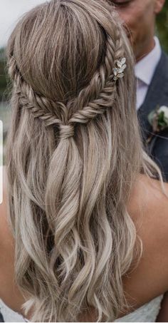 Fishtail Wedding Hair, Bridal Fishtail Braid, Bridal Hairstyles With Braids, Fishtail Braid Hairstyles, Fishtail Braids, Wedding Hair Half, Bridal Hairdo