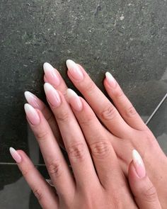 insta; @pap4lex Almond Nails French, Faded Nails, Almond Nail Art, Unghie Sfumate, Matte Nails Design, Almond Acrylic Nails, Nails 2020, Chic Nails